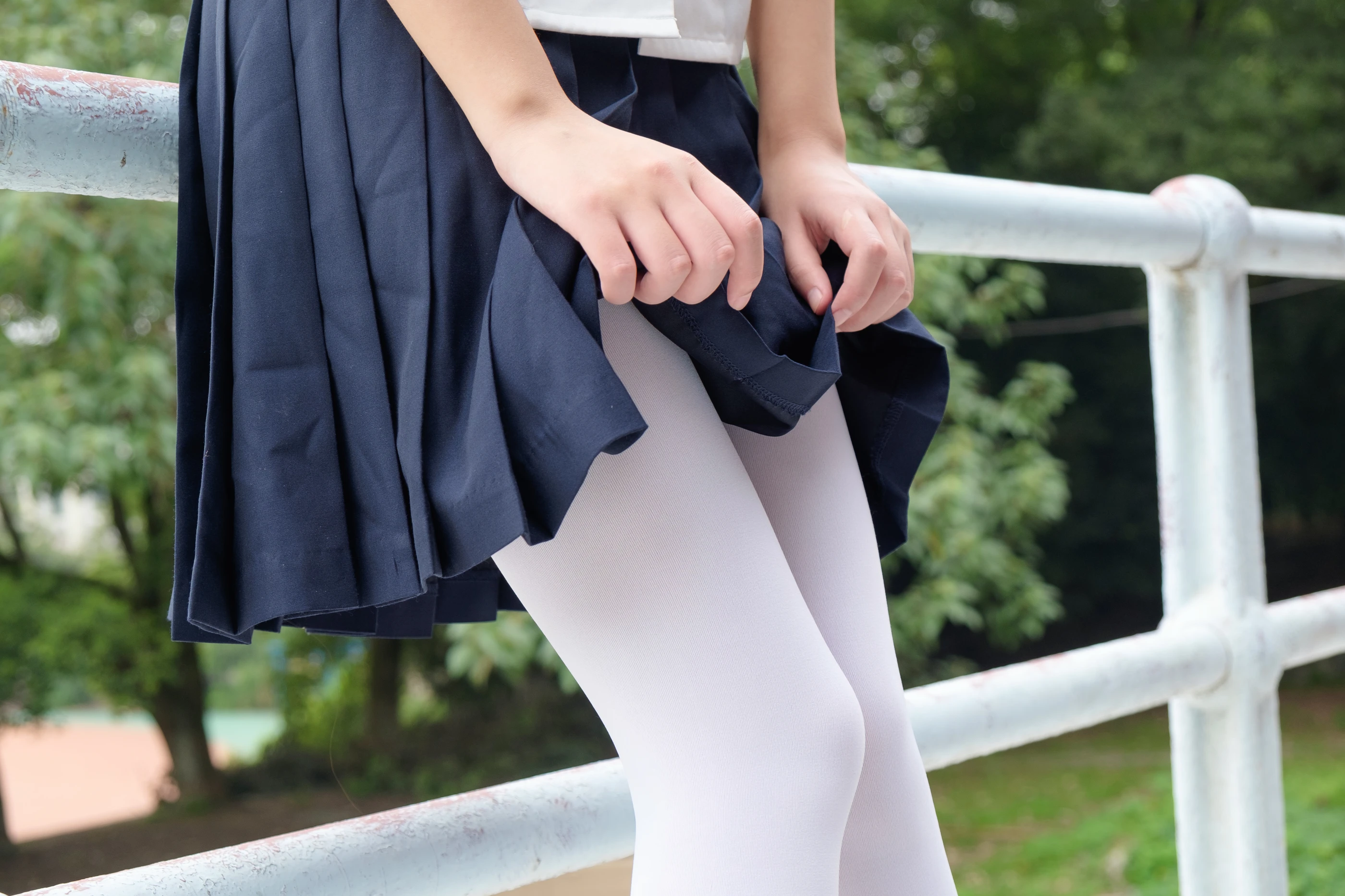 森萝财团 R15-034 [102P]插图4